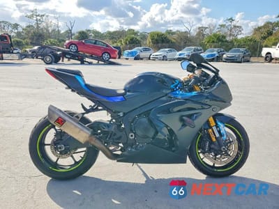2023 SUZUKI GSX-R1000 R JS1DM11H0P7100031 - główne zdjęcie licytacji z USA - miniatura