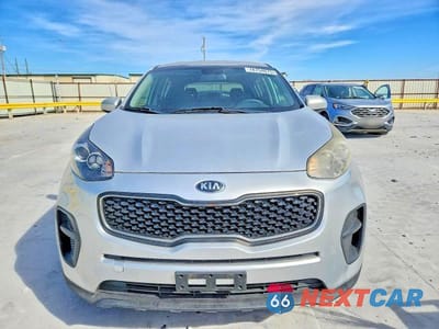 Piąte zdjęcie samochodu w środku: 2017 KIA SPORTAGE LX VIN:KNDPM3AC4H7134705 - miniatura