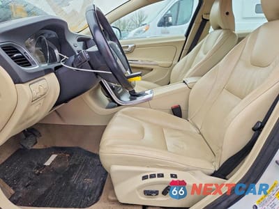 Zdjęcie 7 z 11 samochodu: 2014 VOLVO S60 T5 VIN:YV1612FS0E2286532 - miniatura