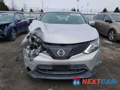 Piąte zdjęcie samochodu w środku: 2019 NISSAN ROGUE SPORT S VIN:JN1BJ1CR4KW350482 - miniatura