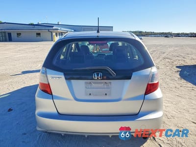 Zdjęcie 6 z 11 samochodu: 2013 HONDA FIT VIN:JHMGE8H36DC009558 - miniatura