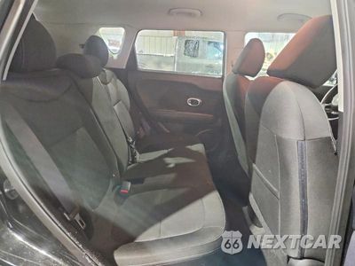 Zdjęcie 10 z 11 samochodu: 2014 KIA SOUL VIN:KNDJN2A2XE7002242 - miniatura
