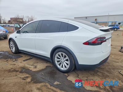 Drugie zdjęcie samochodu z przodu: 2021 TESLA MODEL X VIN:5YJXCBE25MF322121 - miniatura