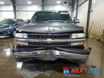 Piąte zdjęcie samochodu w środku: 2002 CHEVROLET SILVERADO K1500 VIN:1GCEK19T92Z314604 - miniatura