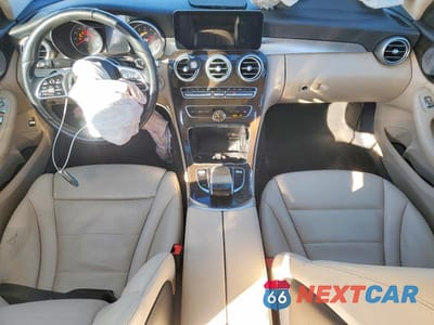 Zdjęcie 8 z 11 samochodu: 2019 MERCEDES-BENZ C 300 4MATIC VIN:55SWF8EB3KU303035 - miniatura