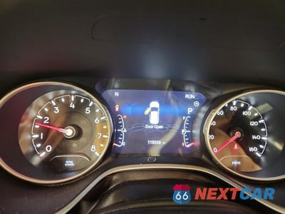 Zdjęcie 9 z 12 samochodu: 2018 JEEP COMPASS LATITUDE VIN:3C4NJDBB8JT336363 - miniatura