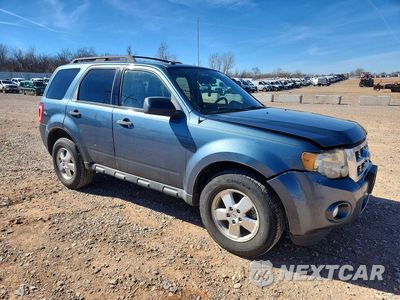 Czwarte zdjęcie samochodu z boku: 2011 FORD ESCAPE XLT VIN:1FMCU0DG4BKB95998 - miniatura