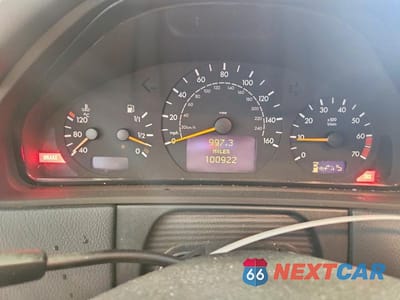 Zdjęcie 9 z 12 samochodu: 2001 MERCEDES-BENZ E 320 VIN:WDBJF65J51B298900 - miniatura