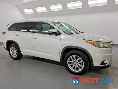 Czwarte zdjęcie samochodu z boku: 2015 TOYOTA HIGHLANDER LE VIN:5TDZARFH9FS014023 - miniatura