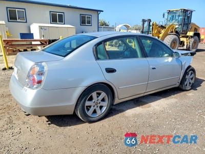 Trzecie zdjęcie samochodu z tyłu: 2002 NISSAN ALTIMA BASE VIN:1N4AL11D32C108526 - miniatura