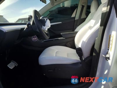 Zdjęcie 7 z 12 samochodu: 2023 TESLA MODEL Y VIN:7SAYGDEF3PF741129 - miniatura