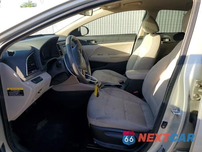 Zdjęcie 7 z 12 samochodu: 2017 HYUNDAI ELANTRA SE VIN:KMHD74LFXHU092531 - miniatura