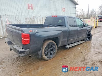 Trzecie zdjęcie samochodu z tyłu: 2019 CHEVROLET SILVERADO LD K1500 LT VIN:2GCVKPECXK1190909 - miniatura