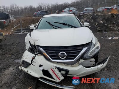 Piąte zdjęcie samochodu w środku: 2018 NISSAN ALTIMA 2.5 SL VIN:1N4AL3AP7JC206821 - miniatura