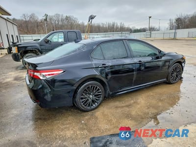 Trzecie zdjęcie samochodu z tyłu: 2020 TOYOTA CAMRY SE VIN:4T1G11AK9LU304468 - miniatura