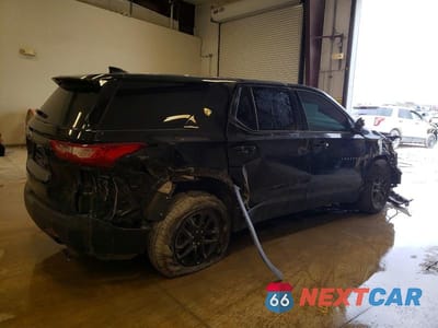Trzecie zdjęcie samochodu z tyłu: 2021 CHEVROLET TRAVERSE LS VIN:1GNERFKW4MJ246475 - miniatura