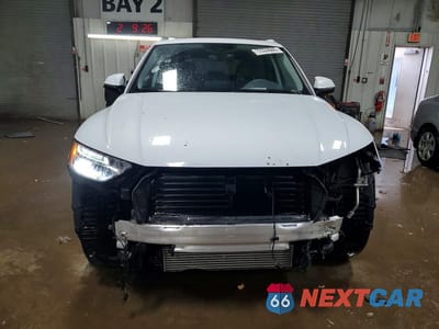 Piąte zdjęcie samochodu w środku: 2024 AUDI Q5 PREMIUM 40 VIN:WA1ABAFY1R2026670 - miniatura