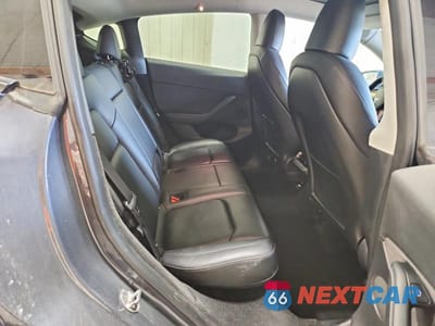 Zdjęcie 10 z 11 samochodu: 2023 TESLA MODEL Y VIN:7SAYGDEE7PA034703 - miniatura