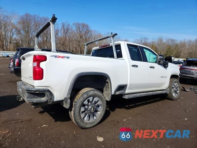 Trzecie zdjęcie samochodu z tyłu: 2024 CHEVROLET SILVERADO K2500 CUSTOM VIN:1GC5YME73RF117688 - miniatura
