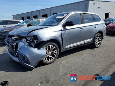 2018 MITSUBISHI OUTLANDER ES JA4AD2A38JZ012725 - główne zdjęcie licytacji z USA - miniatura