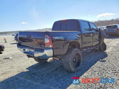 Trzecie zdjęcie samochodu z tyłu: 2013 TOYOTA TACOMA V6 VIN:5TFLU4EN1DX070777 - miniatura