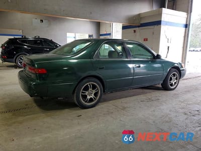 Trzecie zdjęcie samochodu z tyłu: 1999 TOYOTA CAMRY CE VIN:4T1BG22K5XU413321 - miniatura