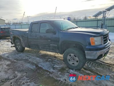 Czwarte zdjęcie samochodu z boku: 2010 GMC SIERRA K1500 SLE VIN:1GTSKVE35AZ285925 - miniatura