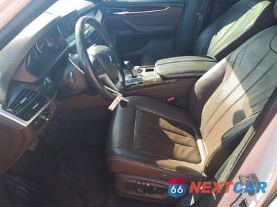 Zdjęcie 7 z 12 samochodu: 2016 BMW X5 SDRIVE35I VIN:5UXKR2C57G0R70762 - miniatura