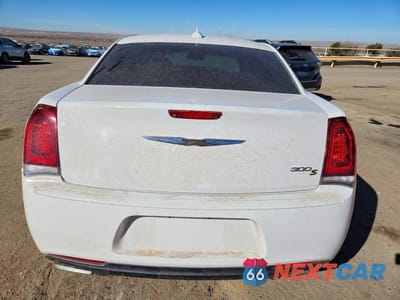 Zdjęcie 6 z 12 samochodu: 2019 CHRYSLER 300 S VIN:2C3CCABG0KH639874 - miniatura