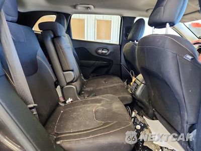 Zdjęcie 11 z 12 samochodu: 2016 JEEP CHEROKEE LATITUDE VIN:1C4PJMCS2GW368669 - miniatura