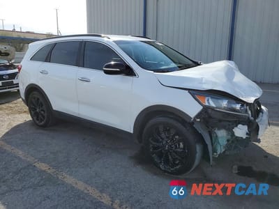 Czwarte zdjęcie samochodu z boku: 2019 KIA SORENTO S V6 VIN:5XYPG4A54KG594150 - miniatura