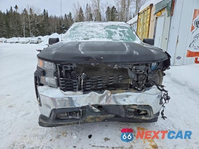 Piąte zdjęcie samochodu w środku: 2019 CHEVROLET SILVERADO K1500 VIN:1GCRYAEH0KZ398409 - miniatura