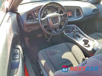 Zdjęcie 8 z 11 samochodu: 2016 DODGE CHALLENGER SXT VIN:2C3CDZAG7GH217511 - miniatura