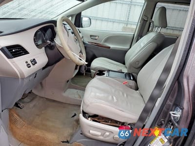 Zdjęcie 7 z 13 samochodu: 2011 TOYOTA SIENNA XLE 8-PASSENGER VIN:5TDYK3DC8BS166088 - miniatura
