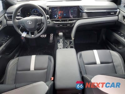 Zdjęcie 8 z 11 samochodu: 2025 TOYOTA CAMRY HYBRID SE VIN:4T1DAACK3SU101784 - miniatura