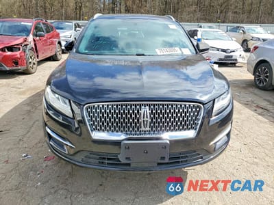 Piąte zdjęcie samochodu w środku: 2019 LINCOLN MKC VIN:5LMCJ1D98KUL07008 - miniatura