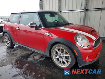 Czwarte zdjęcie samochodu z boku: 2007 MINI COOPER S VIN:WMWMF73557TV30311 - miniatura