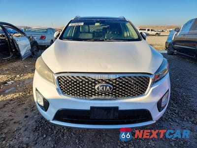 Piąte zdjęcie samochodu w środku: 2017 KIA SORENTO VIN:5XYPK4A50HG194299 - miniatura