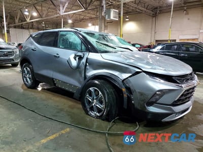 Czwarte zdjęcie samochodu z boku: 2025 CHEVROLET BLAZER 2LT VIN:3GNKBHR43SS233784 - miniatura