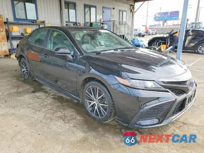 Czwarte zdjęcie samochodu z boku: 2021 TOYOTA CAMRY SE VIN:4T1G11AK2MU603575 - miniatura