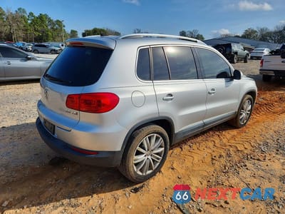 Trzecie zdjęcie samochodu z tyłu: 2014 VOLKSWAGEN TIGUAN S VIN:WVGAV3AX3EW568181 - miniatura
