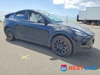 Czwarte zdjęcie samochodu z boku: 2021 TESLA MODEL Y VIN:5YJYGDEEXMF108563 - miniatura