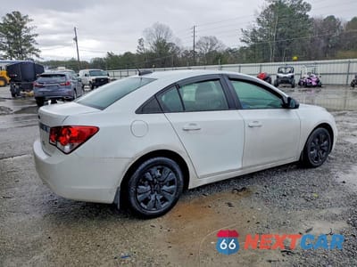 Trzecie zdjęcie samochodu z tyłu: 2015 CHEVROLET CRUZE LS VIN:1G1PA5SH5F7169774 - miniatura