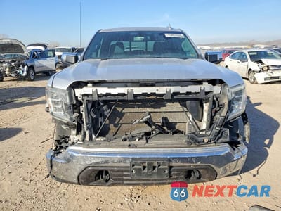 Piąte zdjęcie samochodu w środku: 2020 GMC SIERRA K1500 SLT VIN:3GTU9DEDXLG171672 - miniatura