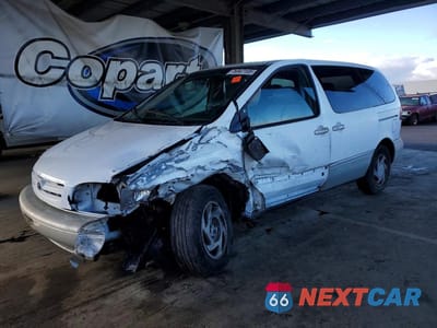 2000 TOYOTA SIENNA 4T3ZF13C8YU237098 - główne zdjęcie licytacji z USA - miniatura