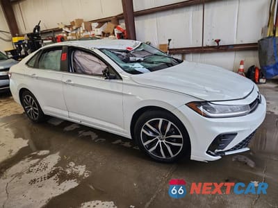 Czwarte zdjęcie samochodu z boku: 2025 VOLKSWAGEN JETTA SE VIN:3VWEX7BU1SM026243 - miniatura