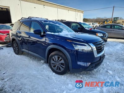 Czwarte zdjęcie samochodu z boku: 2022 NISSAN PATHFINDER SV VIN:5N1DR3BDXNC212432 - miniatura