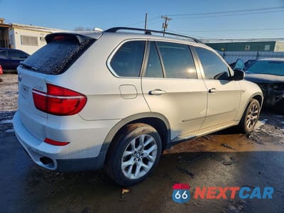 Trzecie zdjęcie samochodu z tyłu: 2013 BMW X5 XDRIVE35I VIN:5UXZV4C59D0E11606 - miniatura