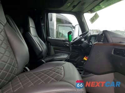 Piąte zdjęcie samochodu w środku: 2024 INTERNATIONAL HX520 SEMI TRUCK VIN:3HSPAAPRXRN428661 - miniatura