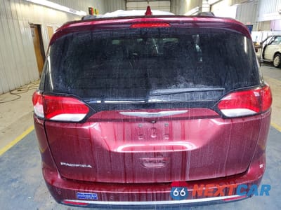 Zdjęcie 6 z 14 samochodu: 2017 CHRYSLER PACIFICA TOURING L VIN:2C4RC1BGXHR509724 - miniatura